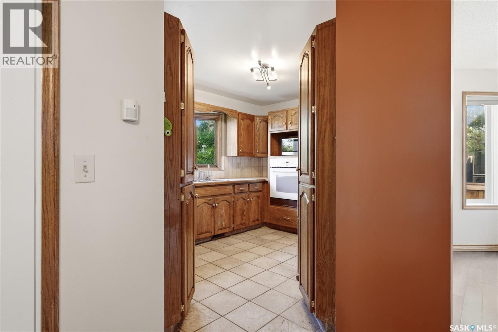 6703 Maplecrest Place, Regina, SK