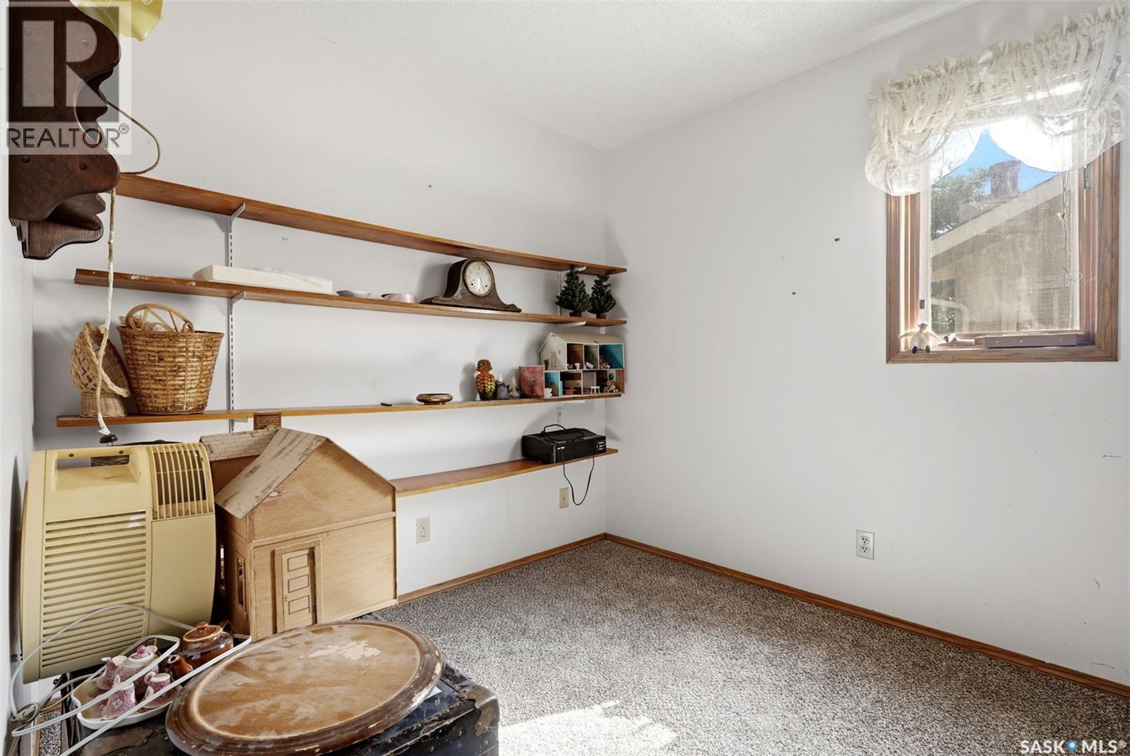 6703 Maplecrest Place, Regina, SK