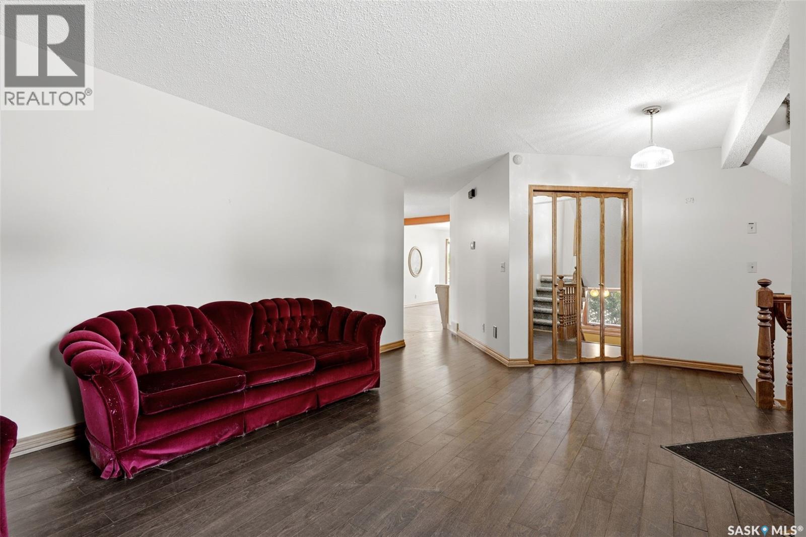 6703 Maplecrest Place, Regina, SK