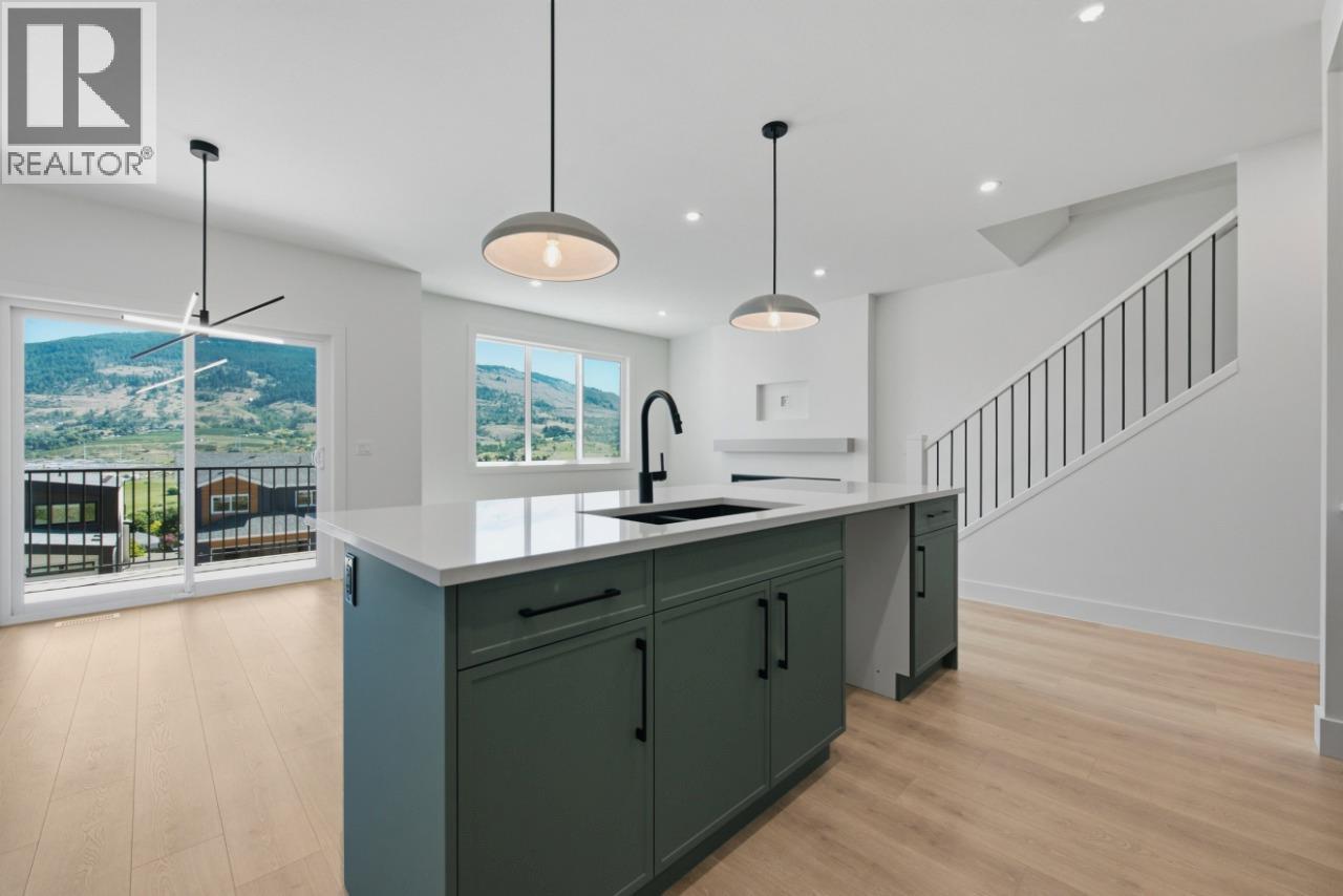 377 Arrowleaf Rise, Coldstream, BC - Indoor Photo Showing Kitchen