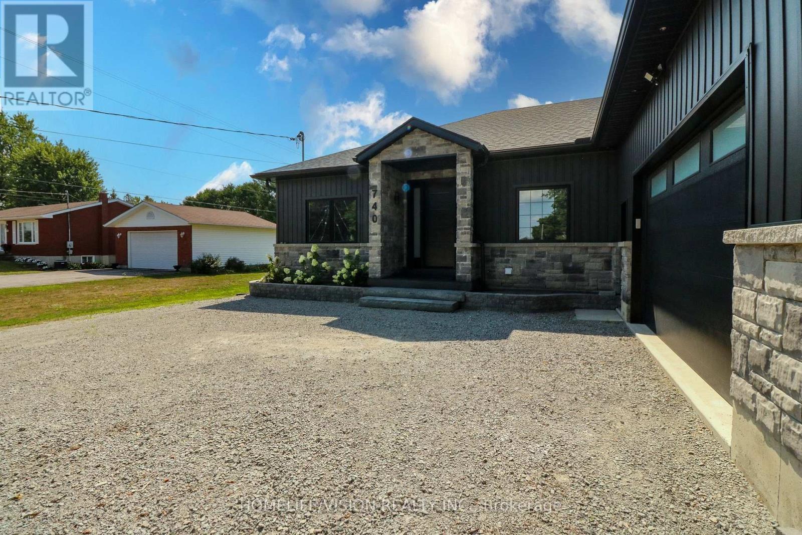 740 Midland Avenue, Tay, ON