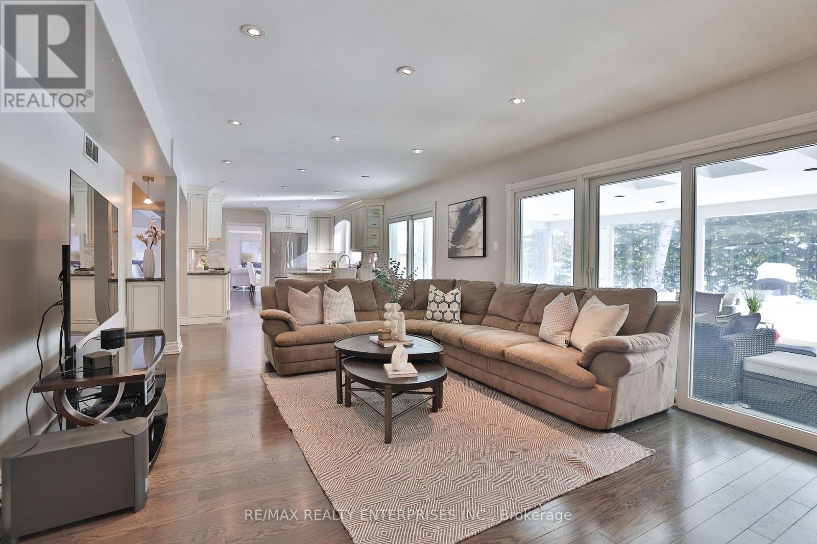 208 Mineola Road W, Mississauga, ON