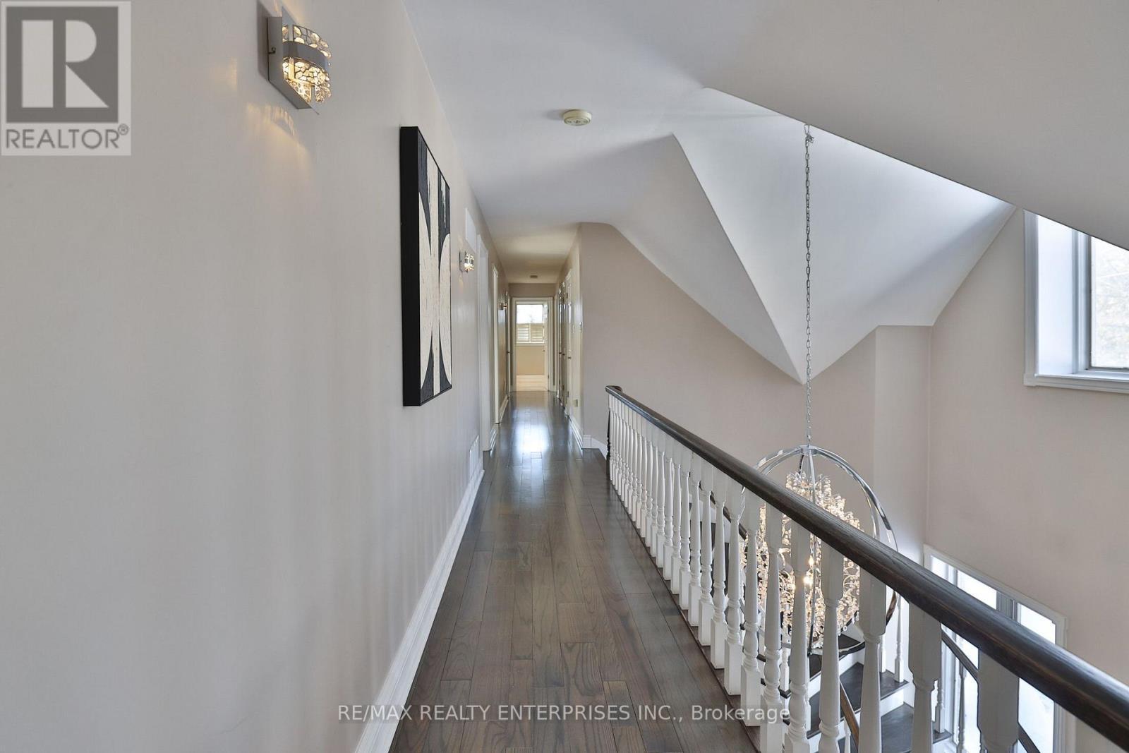 208 Mineola Road W, Mississauga, ON