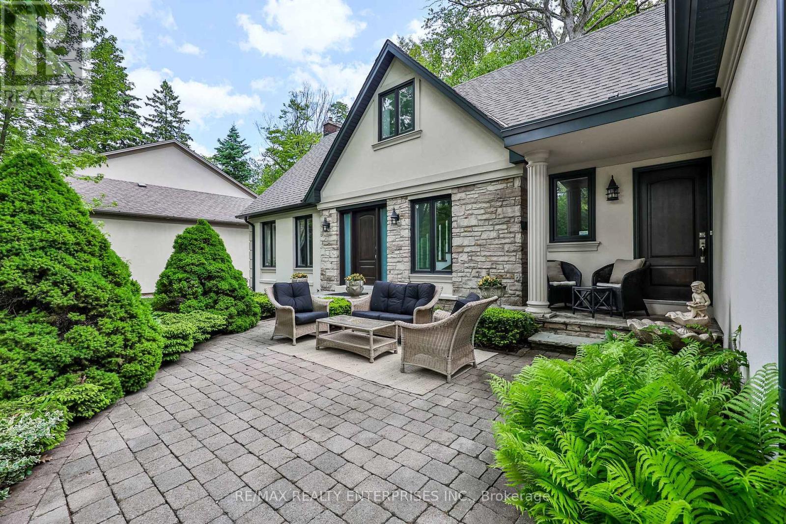 208 Mineola Road W, Mississauga, ON