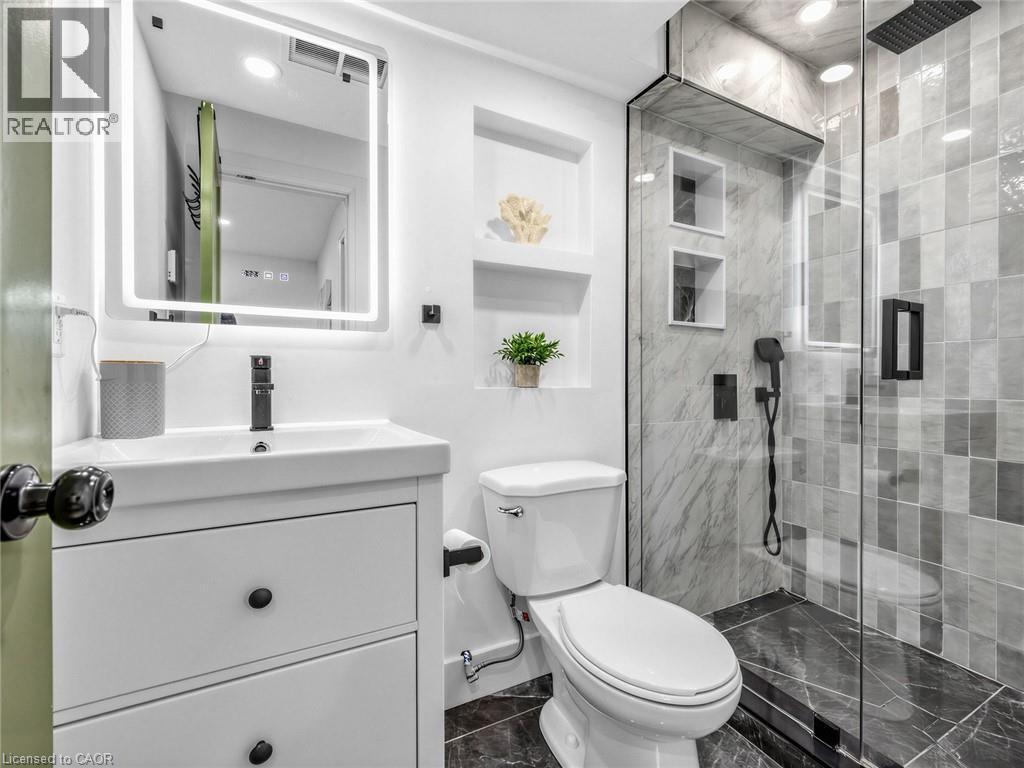 lower level 3 piece bathroom - 13 Swanhurst Boulevard, Mississauga, ON - Indoor Photo Showing Bathroom