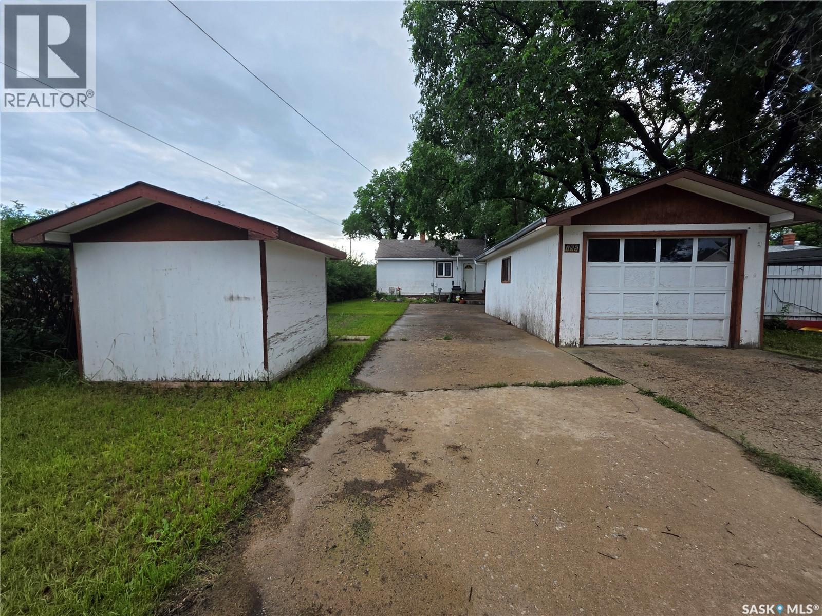 185 3Rd Avenue Se, Swift Current, SK