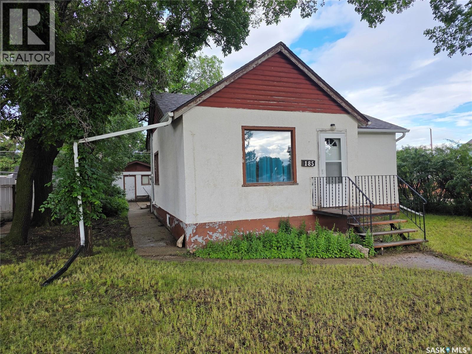 185 3Rd Avenue Se, Swift Current, SK