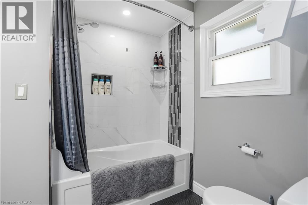 45 Sandra Crescent, Grimsby, ON