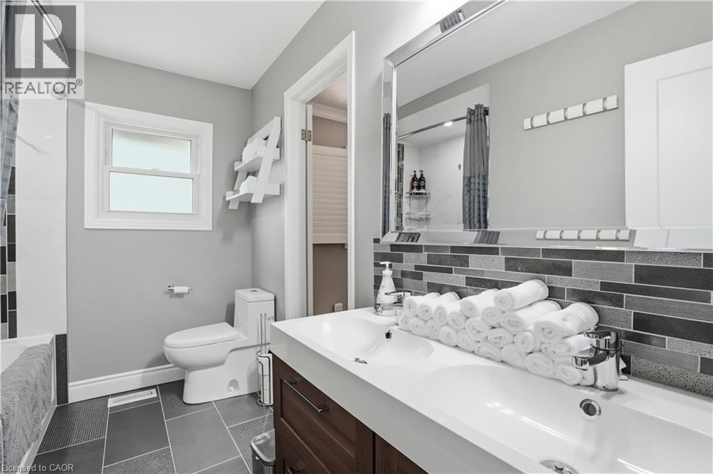 45 Sandra Crescent, Grimsby, ON