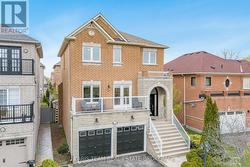 8 PIETRO DRIVE Vaughan, ON L6A 3K5