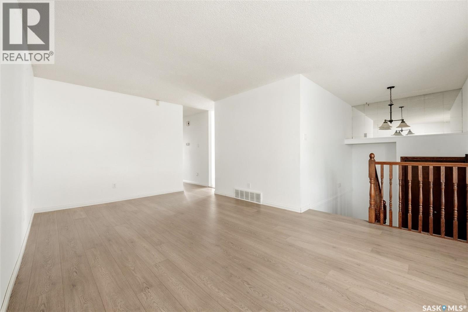 3151 Jenkins Drive E, Regina, SK