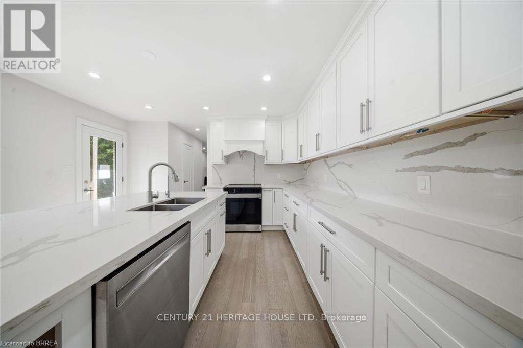 360 Bishopsgate Road, Brant, ON