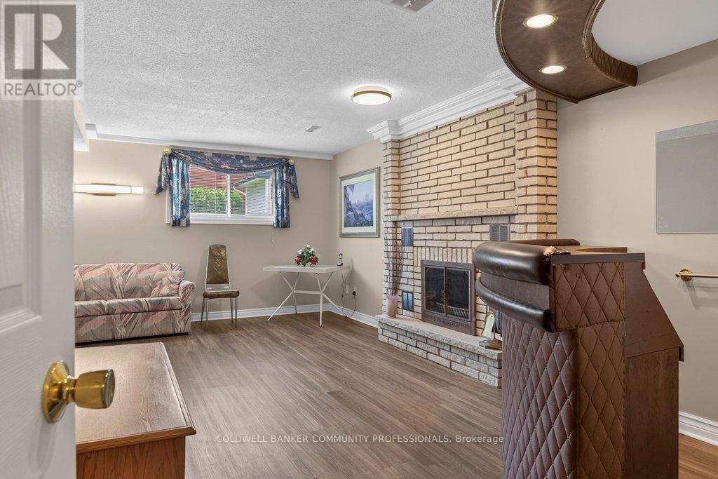 409 Mohawk Road W, Hamilton, ON