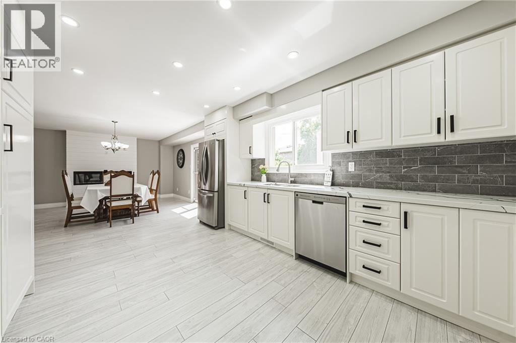 39 Parkwood Crescent, Hamilton, ON