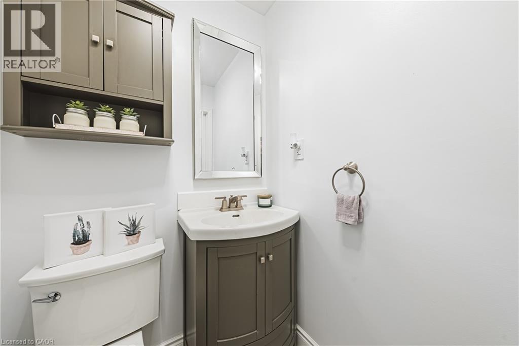 39 Parkwood Crescent, Hamilton, ON