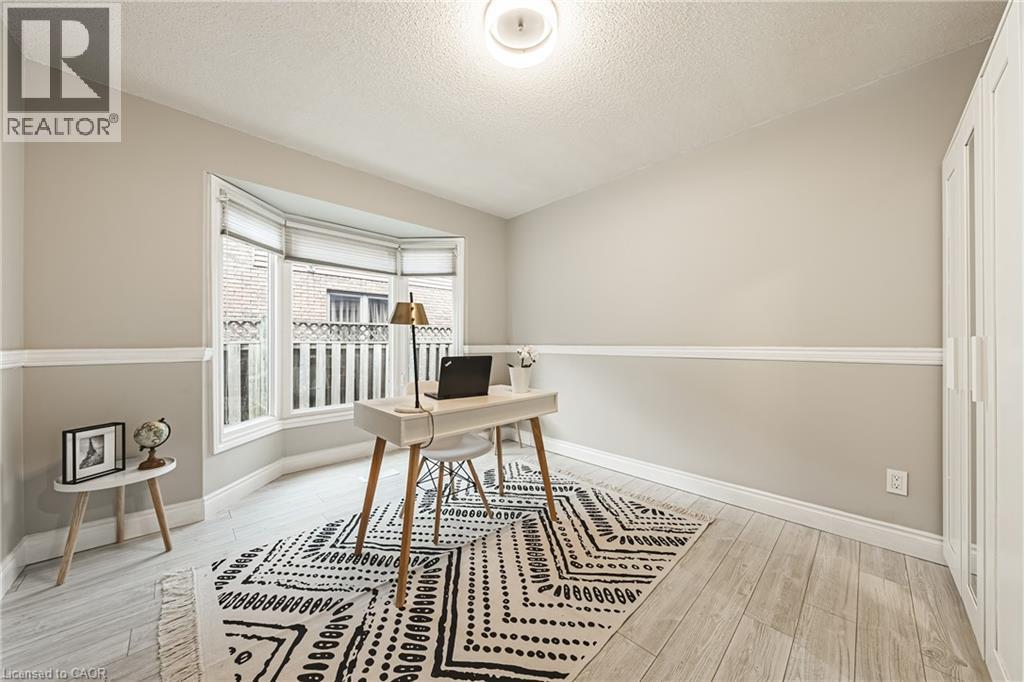 39 Parkwood Crescent, Hamilton, ON