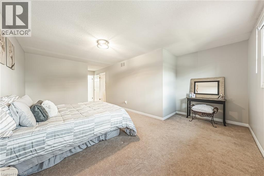39 Parkwood Crescent, Hamilton, ON