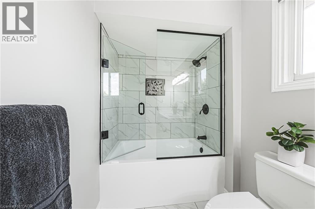 39 Parkwood Crescent, Hamilton, ON