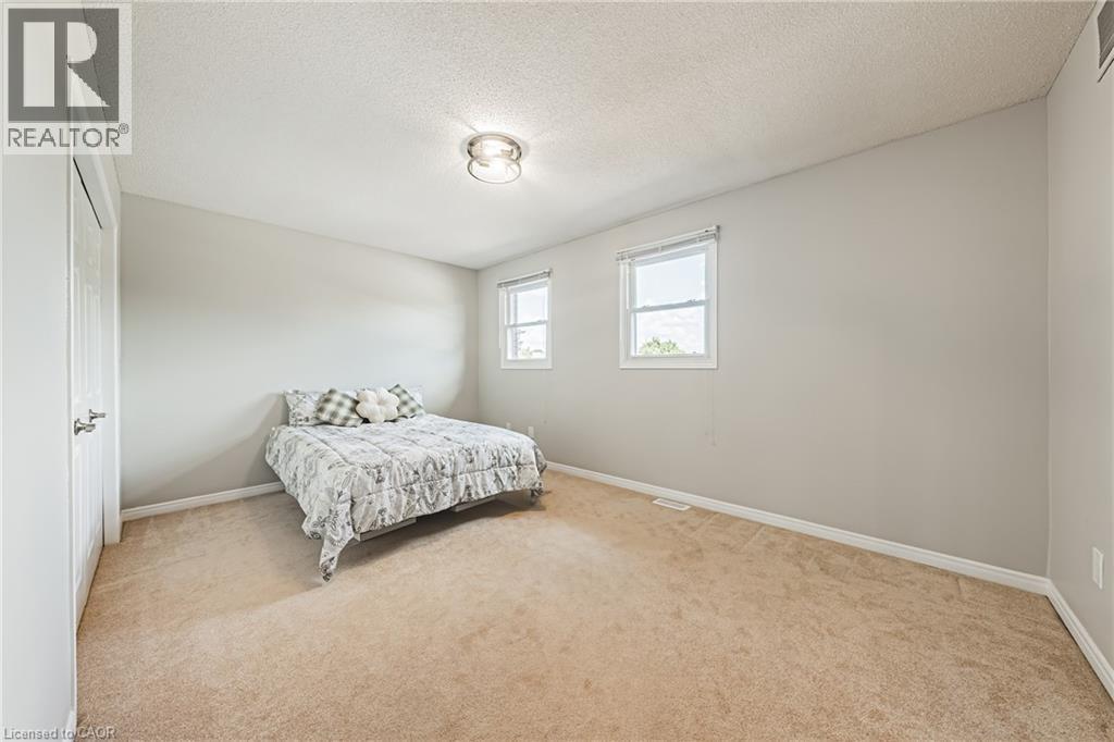 39 Parkwood Crescent, Hamilton, ON