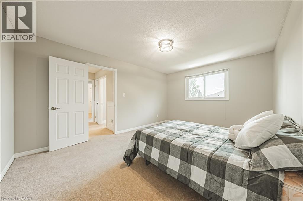 39 Parkwood Crescent, Hamilton, ON