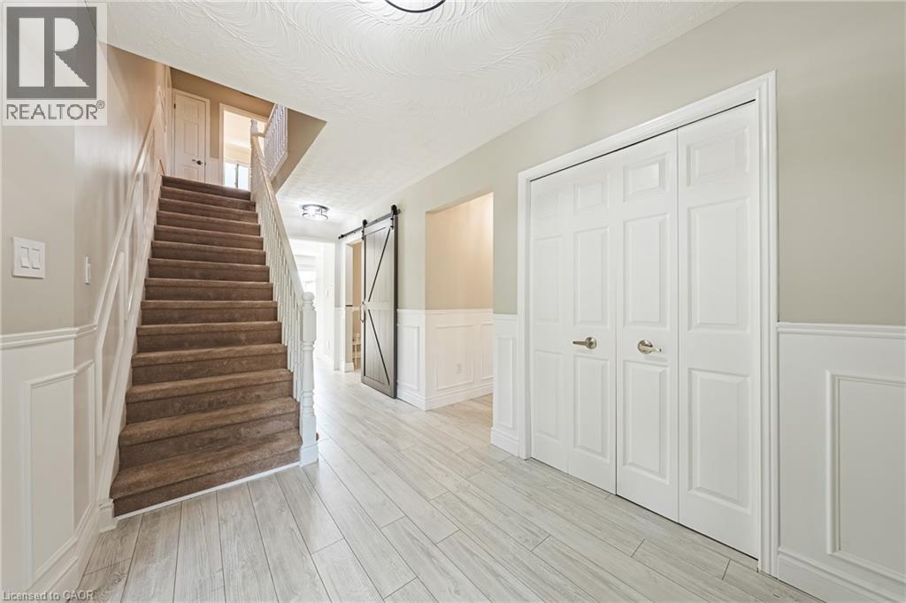 39 Parkwood Crescent, Hamilton, ON