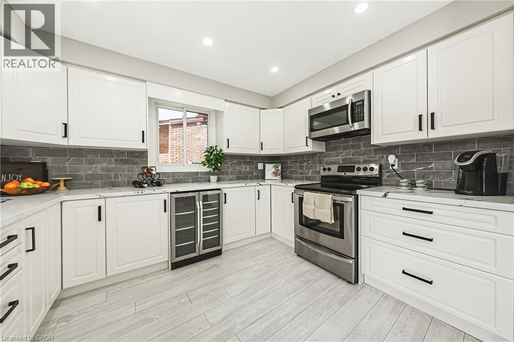 39 Parkwood Crescent, Hamilton, ON