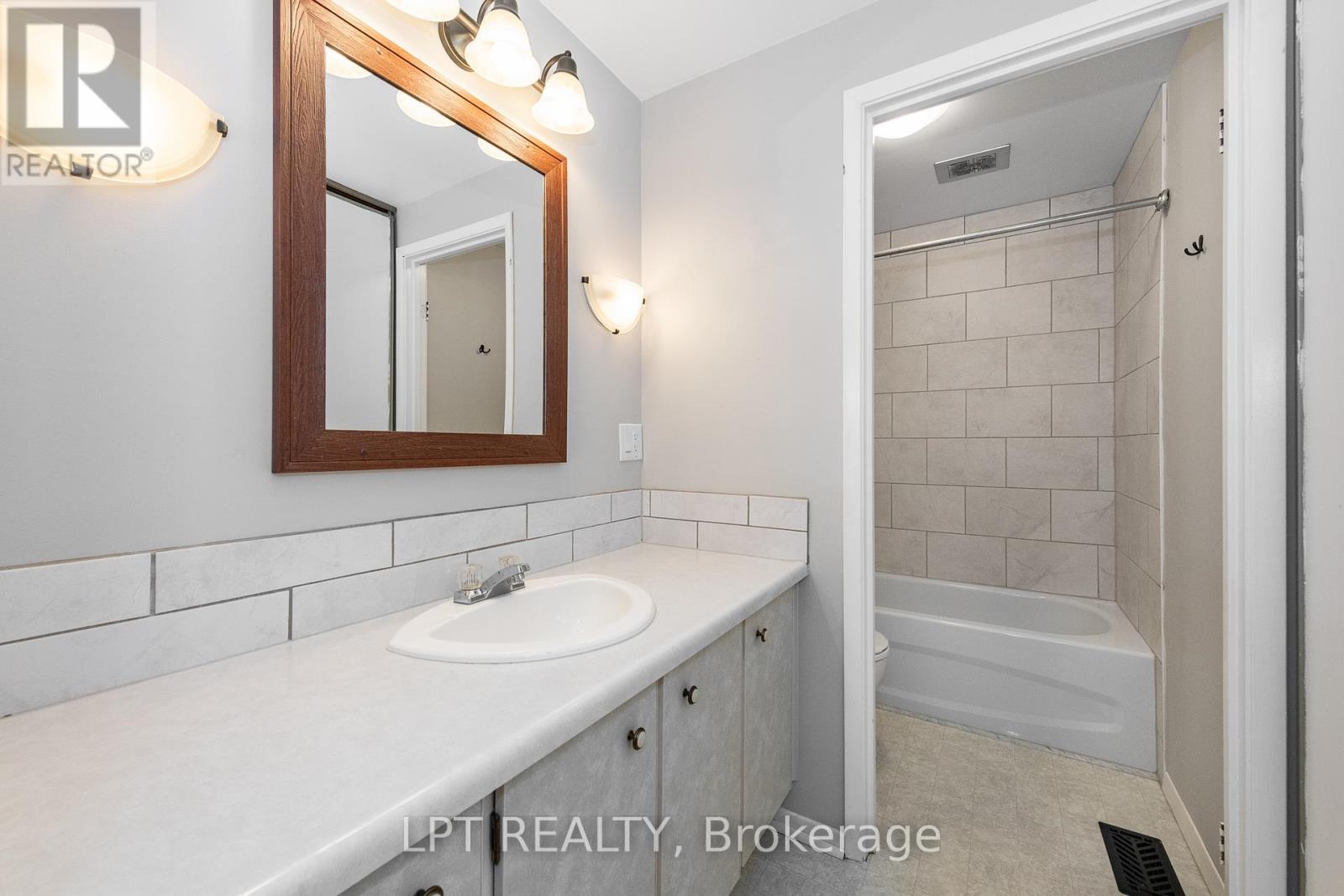 2286 Cotters Crescent, Ottawa, ON