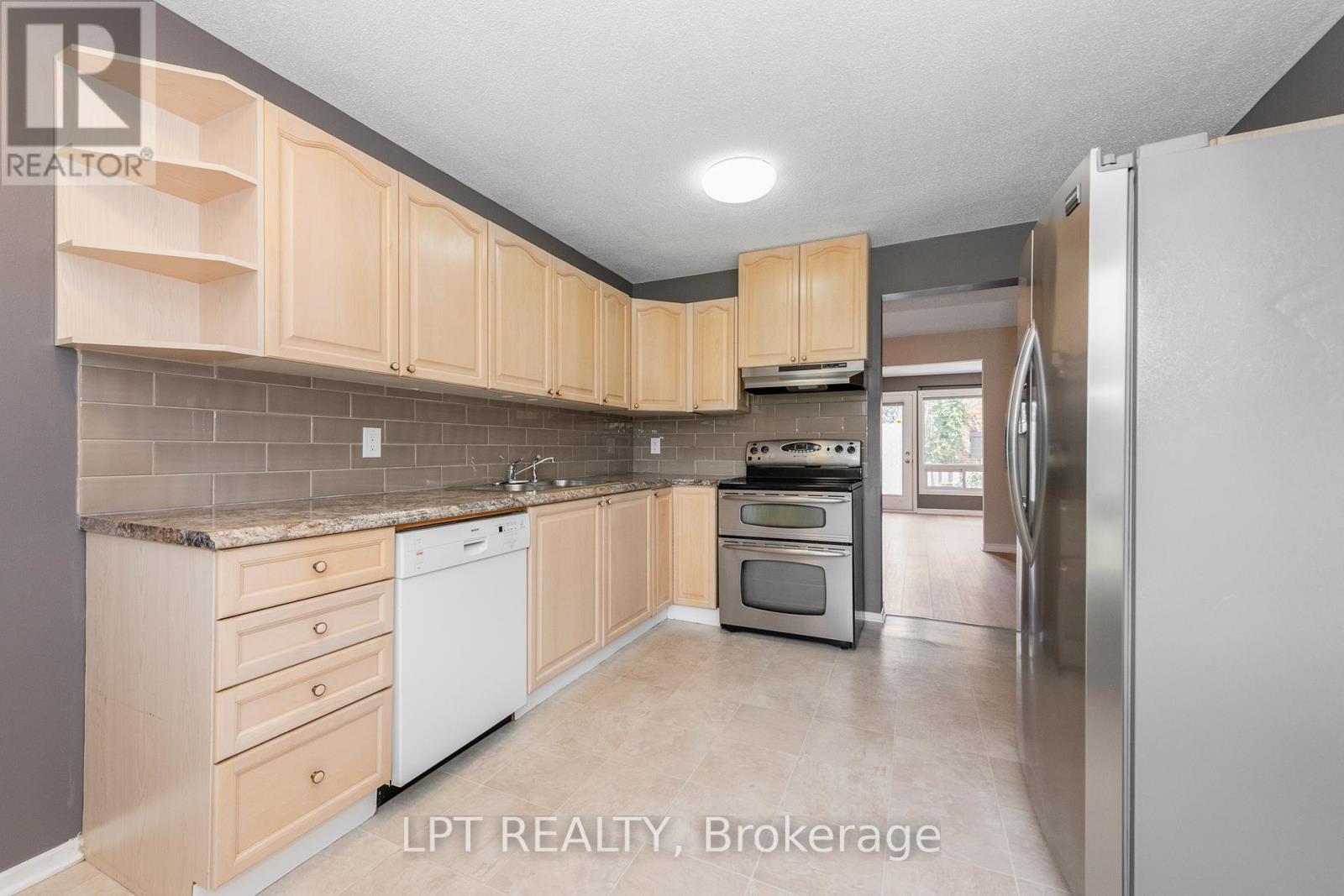 2286 Cotters Crescent, Ottawa, ON