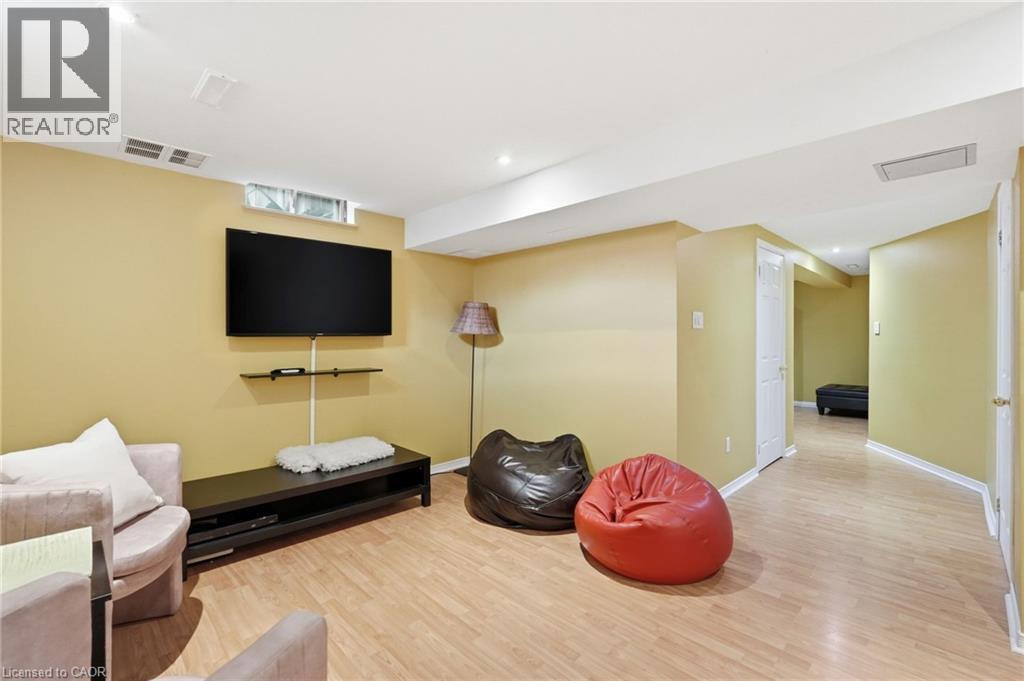 5010 Bunton Crescent, Burlington, ON
