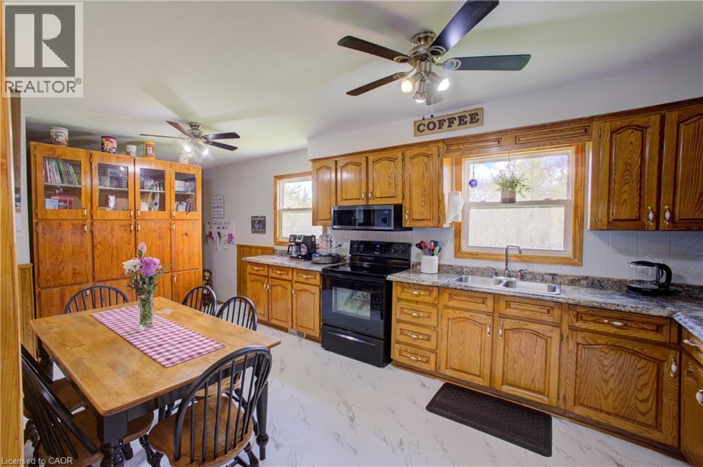 375729 6Th Line, Amaranth, ON - Indoor Photo Showing Other Room