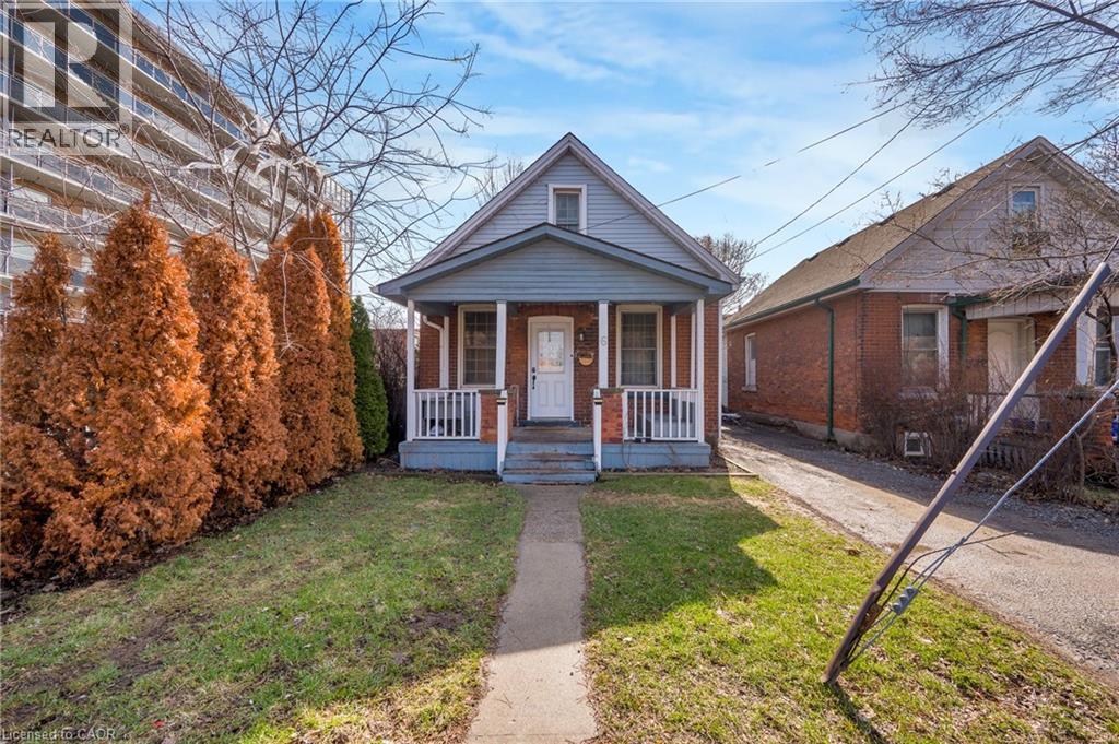 6 Ben Lomond Place, Hamilton, ON