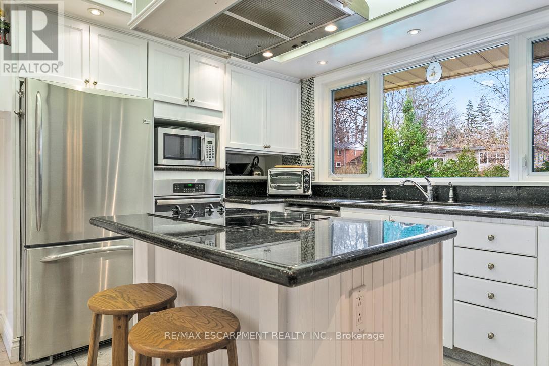 1546 Lorne Wood Road, Mississauga, ON