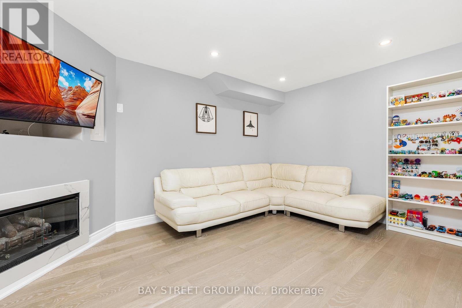 Family Room - 3134 Orleans Road, Mississauga, ON
