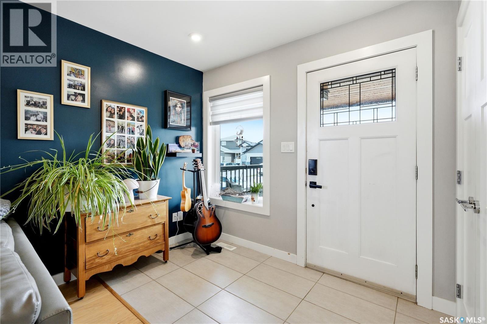 450 Bentley Court, Saskatoon, SK