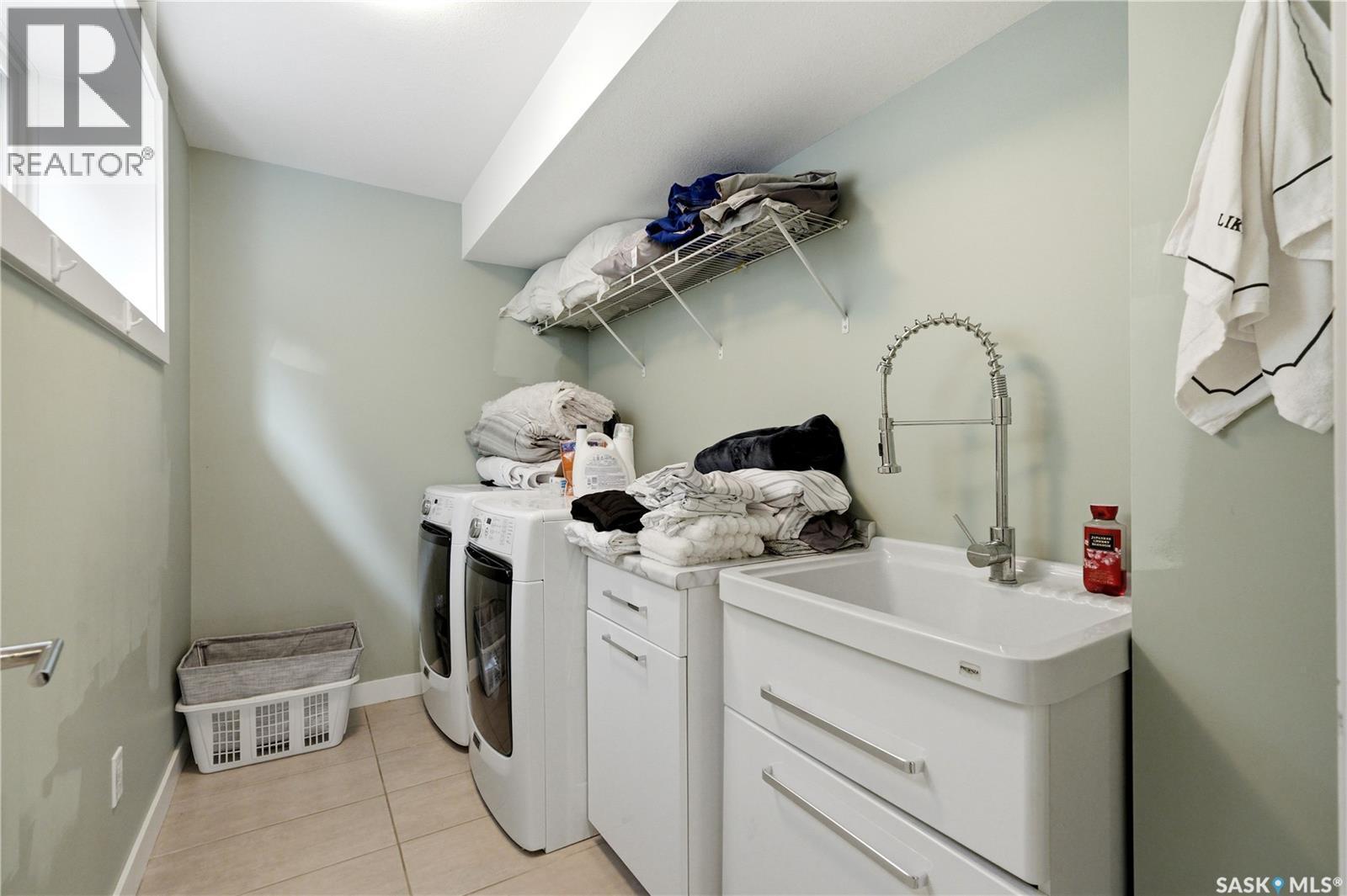 450 Bentley Court, Saskatoon, SK