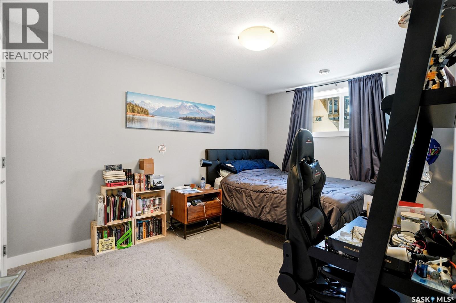 450 Bentley Court, Saskatoon, SK