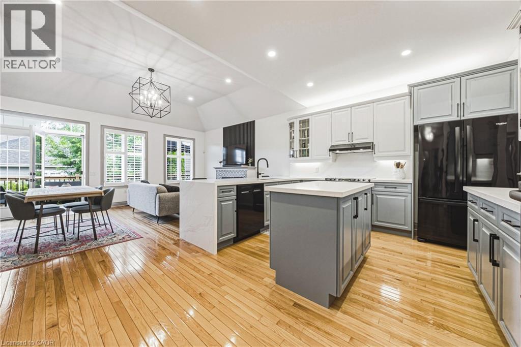 32 Kopperfield Lane, Mount Hope, ON - Indoor Photo Showing Kitchen With Upgraded Kitchen
