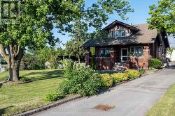 4 HIGHLAND AVENUE Belleville (Belleville Ward), ON K8P 3P9