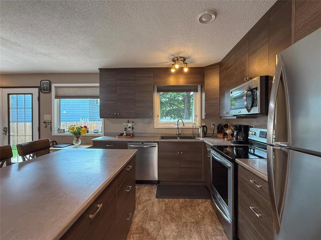30 Woodhaven Drive, Brandon, MB