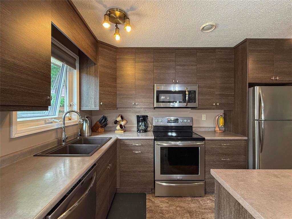 30 Woodhaven Drive, Brandon, MB