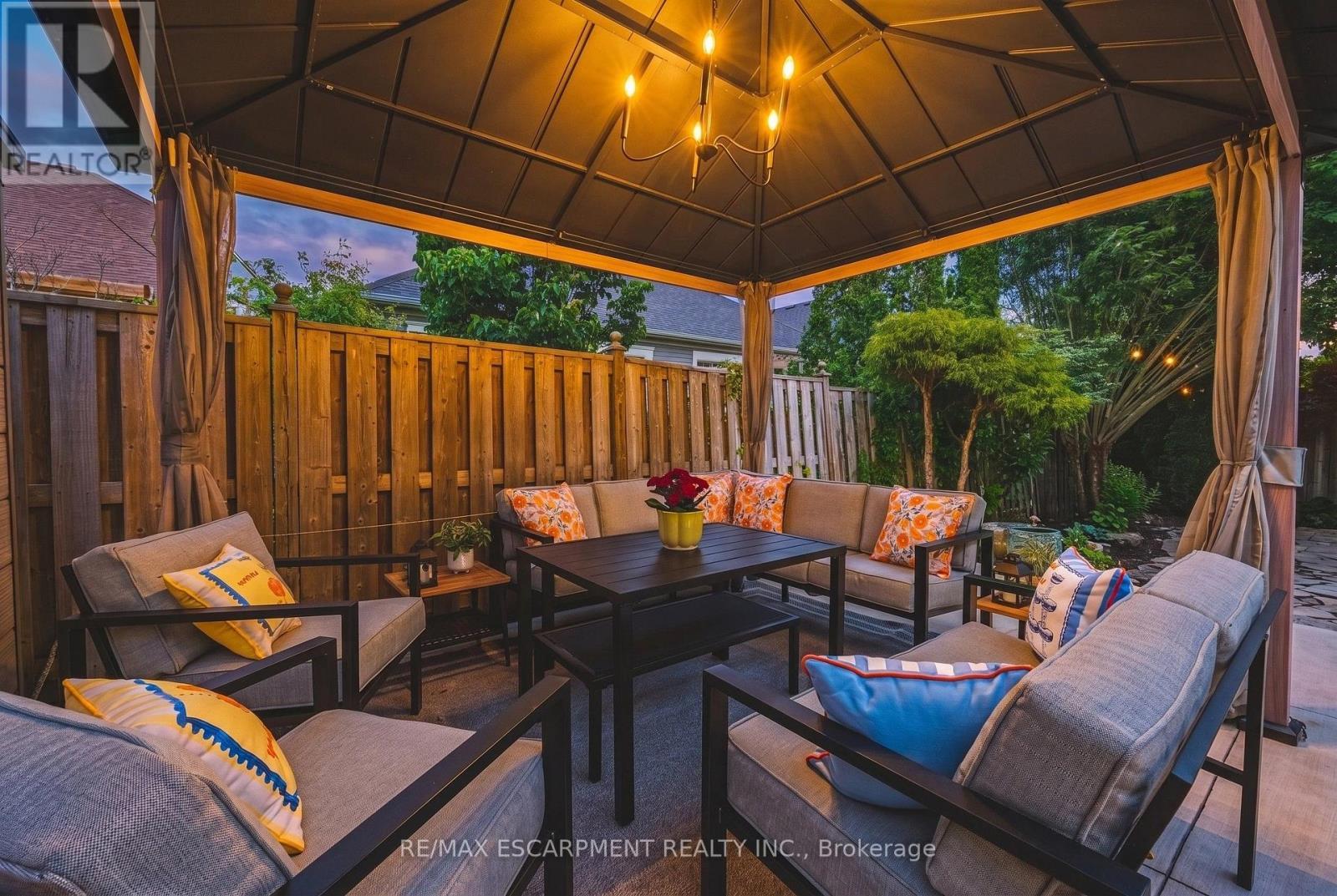 32 Kopperfield Lane, Hamilton, ON
