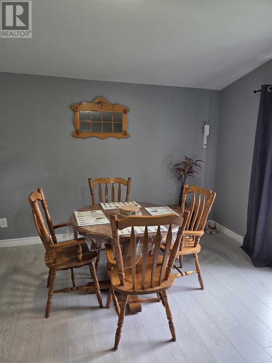 9 Central Ave, Elliot Lake, ON