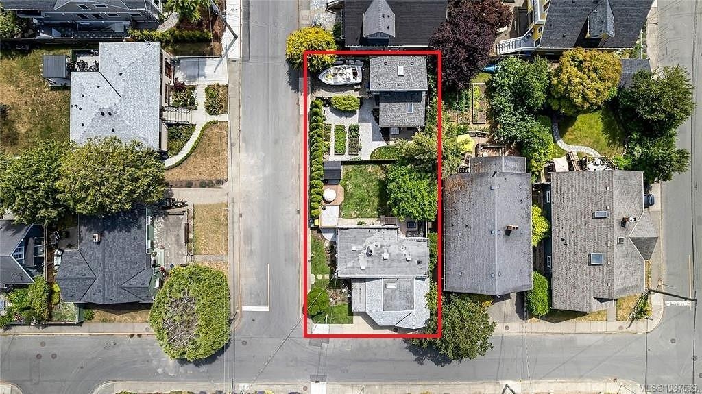 1779 Lillian Rd, Victoria, BC