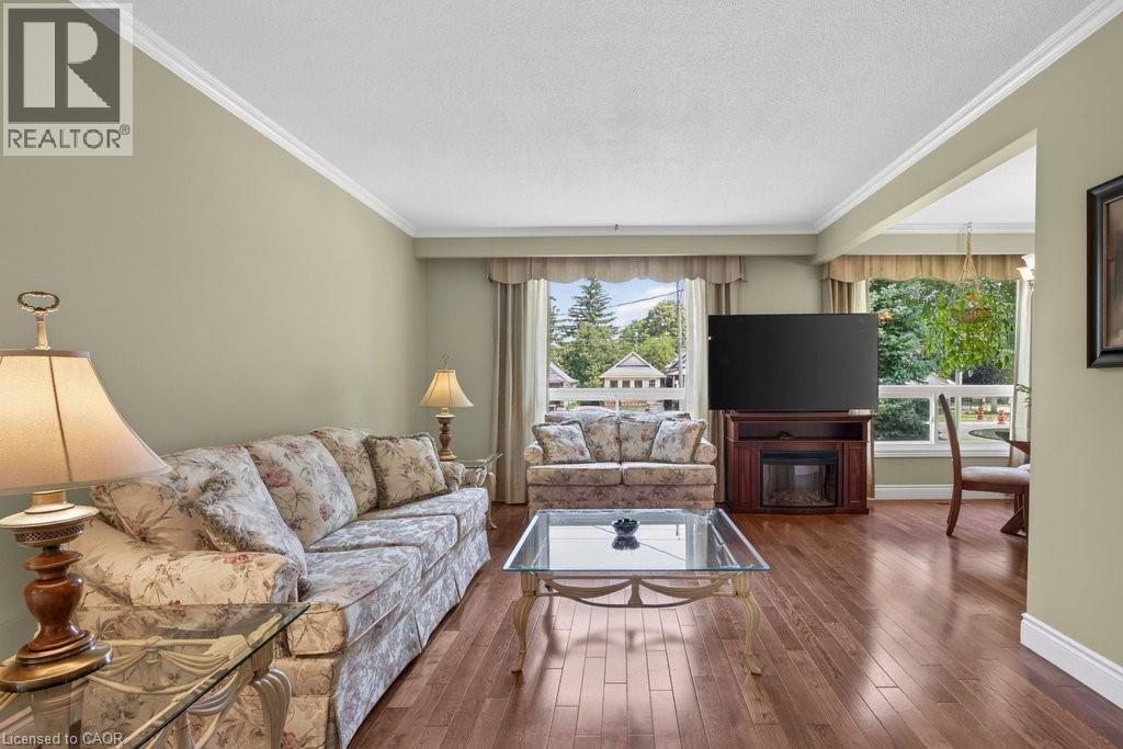 409 Mohawk Road W, Hamilton, ON