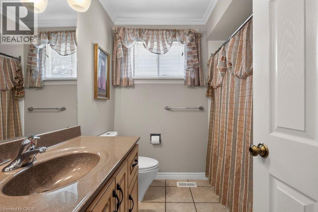 409 Mohawk Road W, Hamilton, ON
