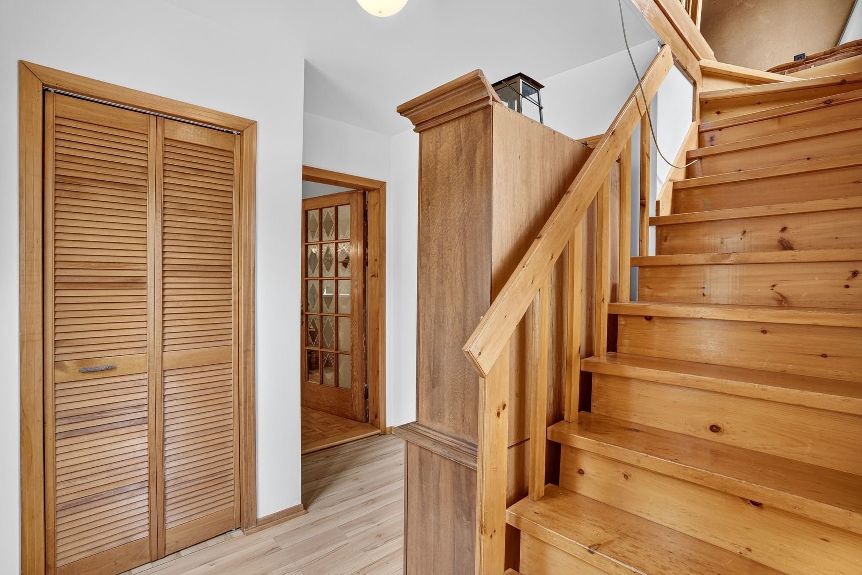 Staircase - 6 61E Avenue, Saint-Hippolyte, QC