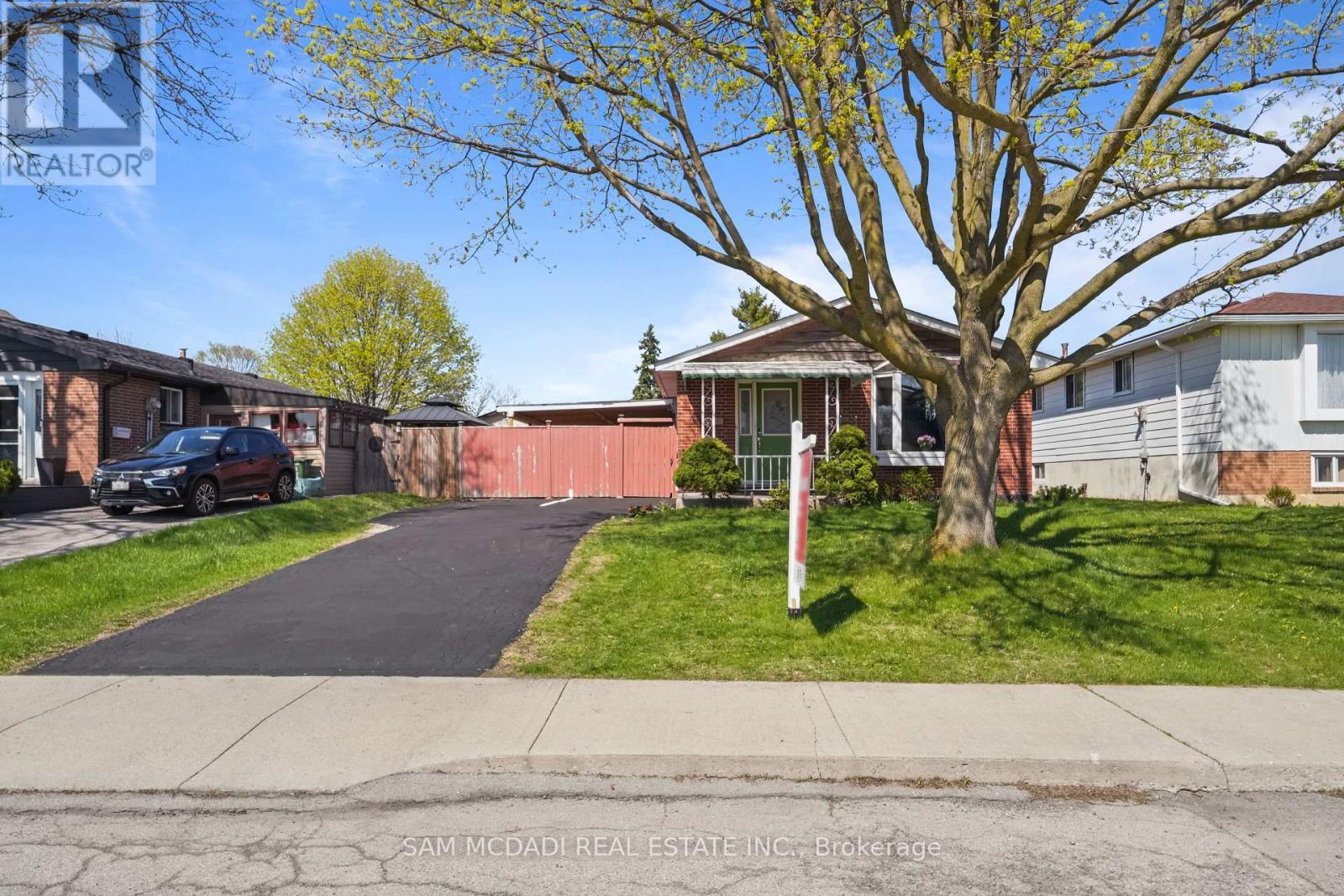 79 Locheed Drive, Hamilton, ON