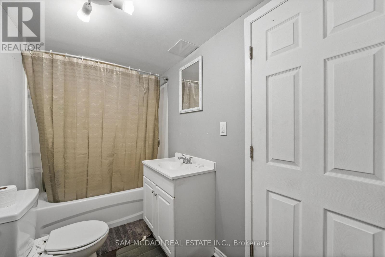 79 Locheed Drive, Hamilton, ON