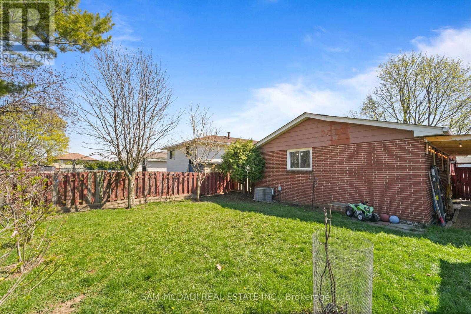 79 Locheed Drive, Hamilton, ON