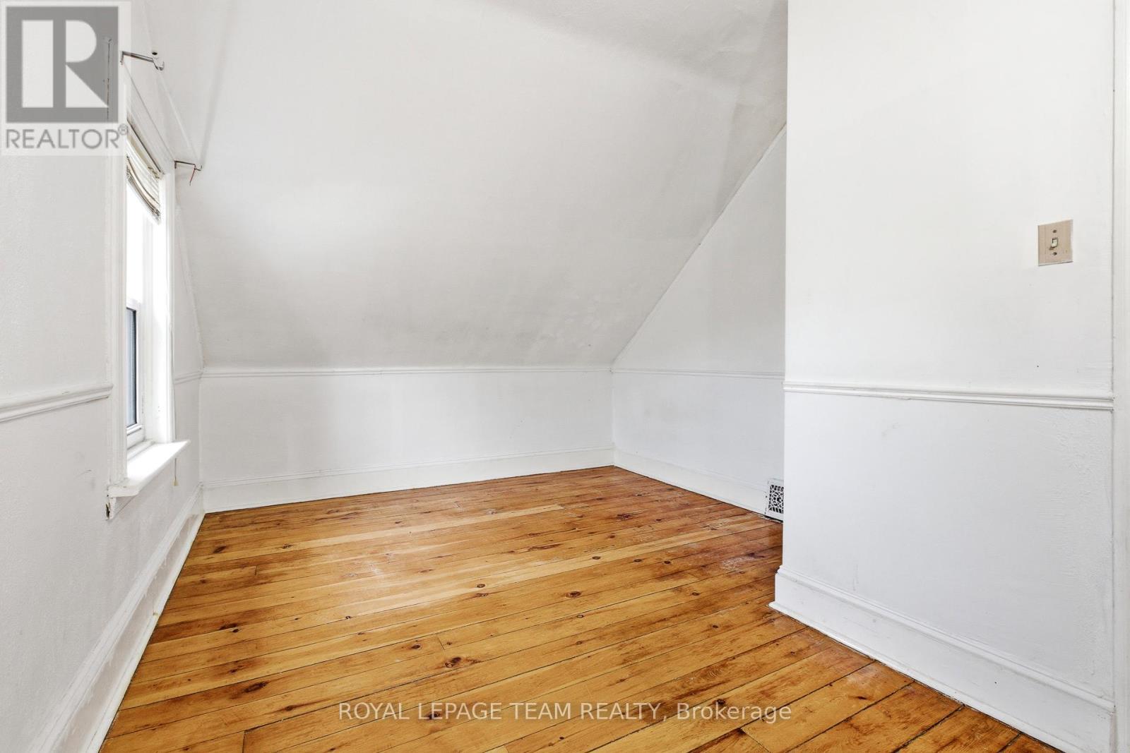 910 Pinecrest Road, Ottawa, ON